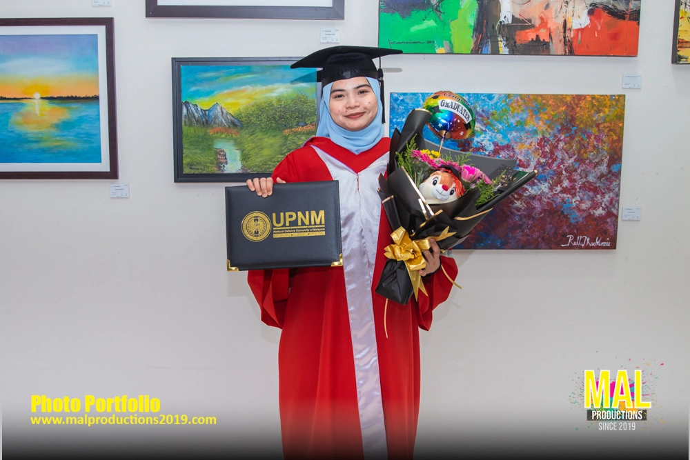 Gaduation Convocation PWTC Family Portfolio MAL 2019 -1.webp